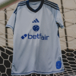 Cruzeiro lanca a Camisa de Gigantes em homenagem aos goleiros historicos do clube