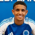 Cruzeiro firma primeiro contrato profissional com Pietro até 2028