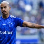 Cruzeiro tem quatro titulares pendurados para o clássico contra o Atlético-MG pelo Brasileirão 2025