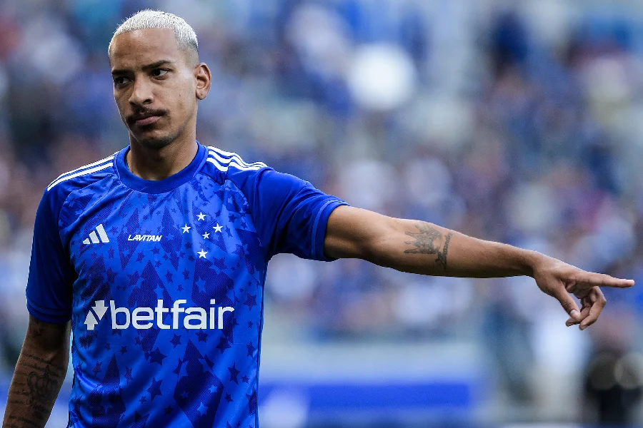 Cruzeiro tem quatro titulares pendurados para o clássico contra o Atlético-MG pelo Brasileirão 2025
